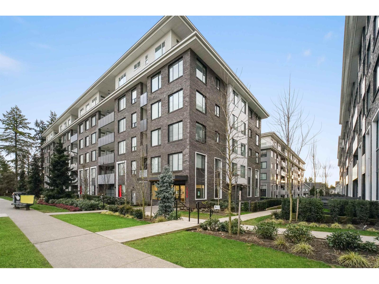 501 15858 FRASER HIGHWAY