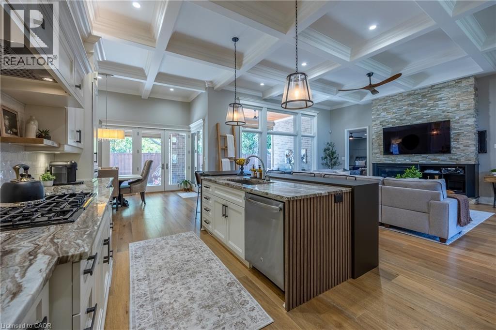 11 GREENLEAF Lane