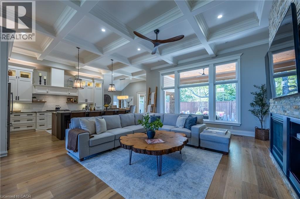 11 GREENLEAF Lane