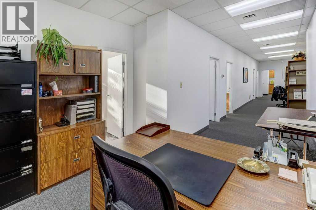 204, 4603 Varsity Drive NW