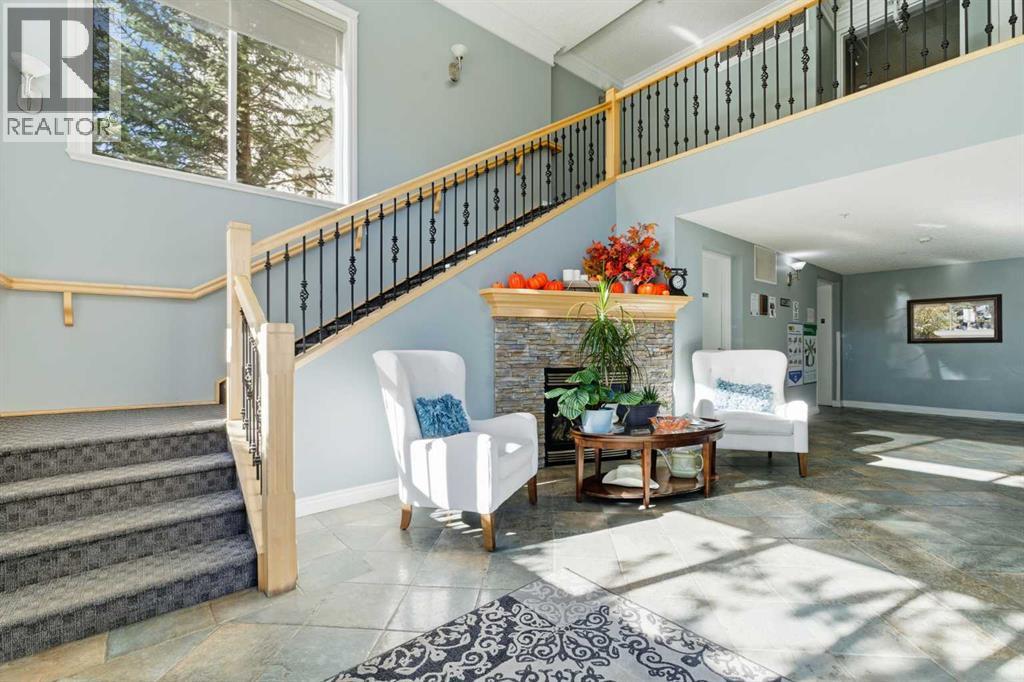 103, 128 Centre Avenue