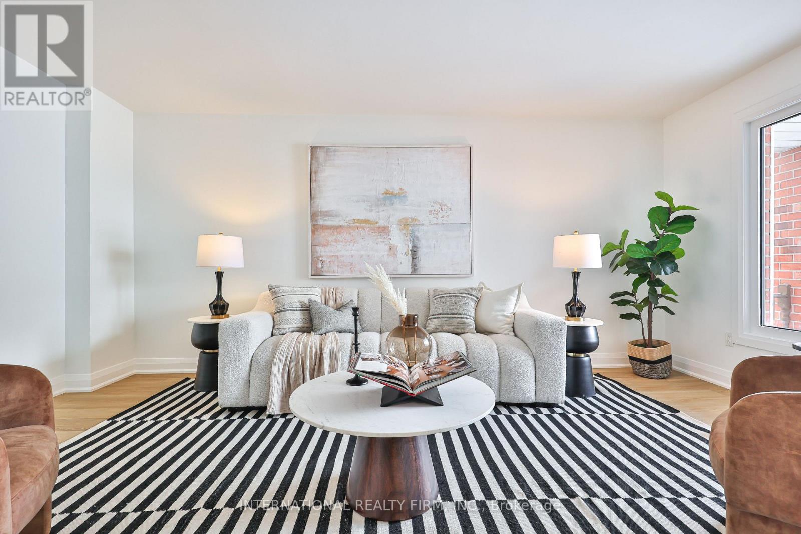 3286 THORNCREST DRIVE