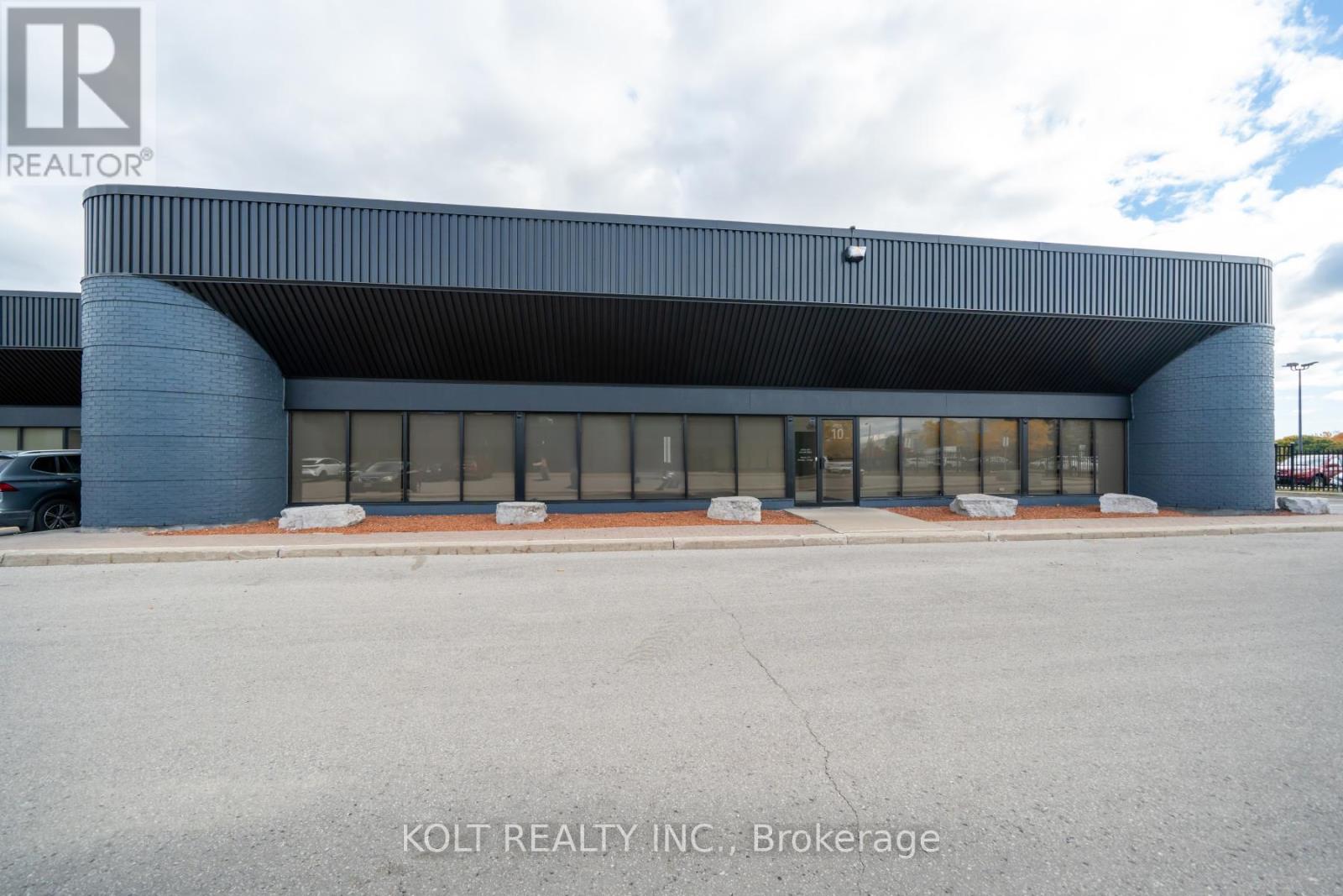 UNIT 10 - 455 MILNER AVENUE