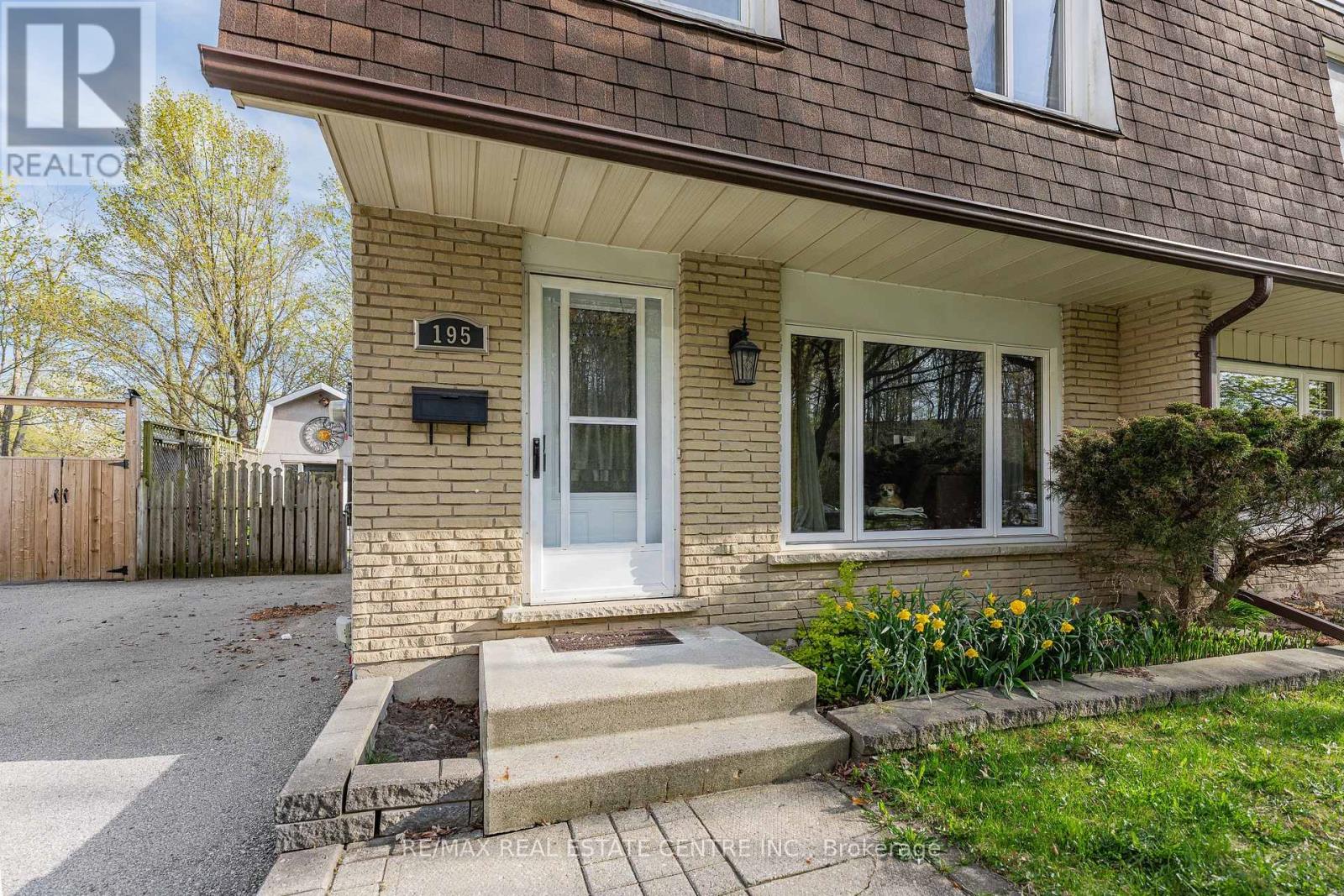 195 OLD CARRIAGE DRIVE