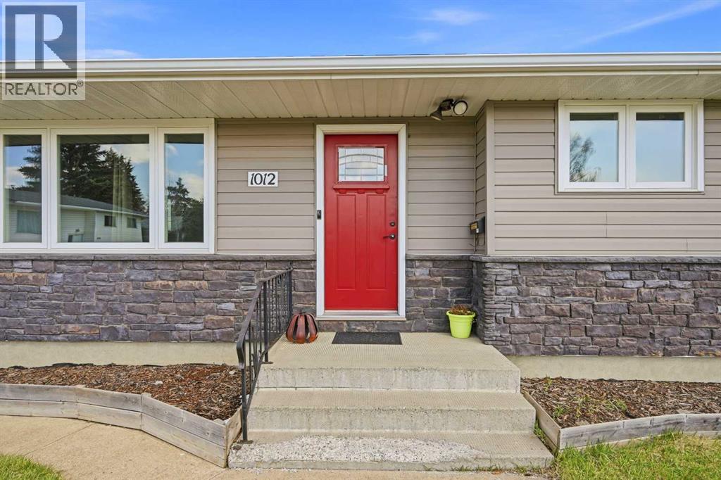 1012 Riddell Place SE