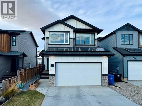 127 Goldenrod Road W Lethbridge AB T1J5W8