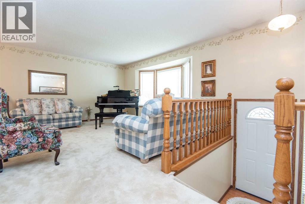 44 Huget Crescent
