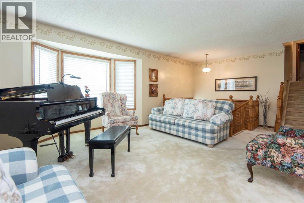 44 Huget Crescent