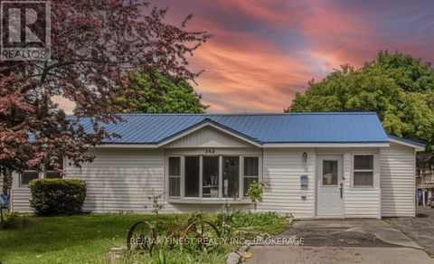 165 PHILLIPS STREET Kingston (West of Sir John A. Blvd) ON K7M2Z9