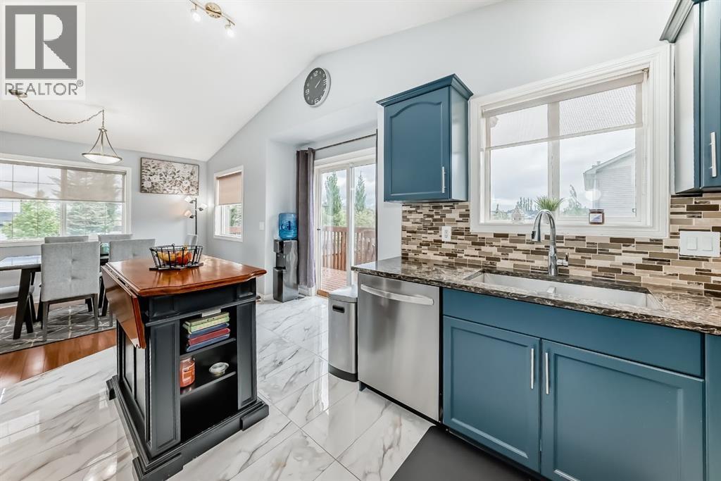 98 Canoe Square SW