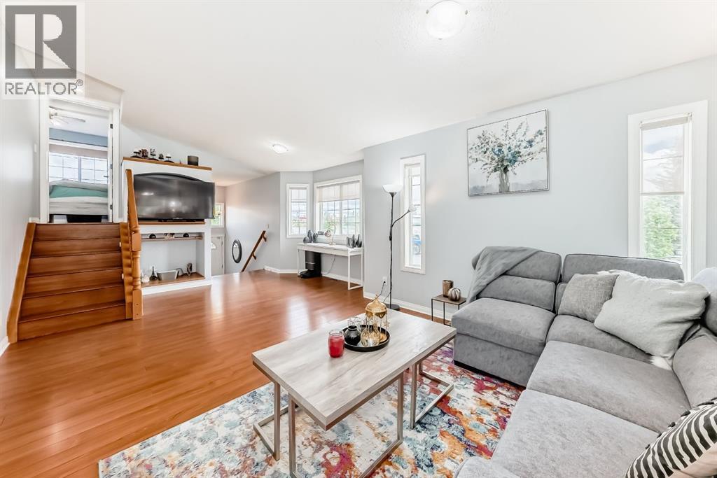98 Canoe Square SW