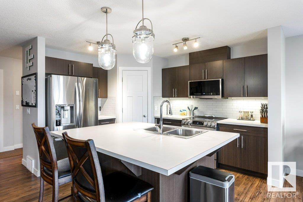 19 RICHMOND LI