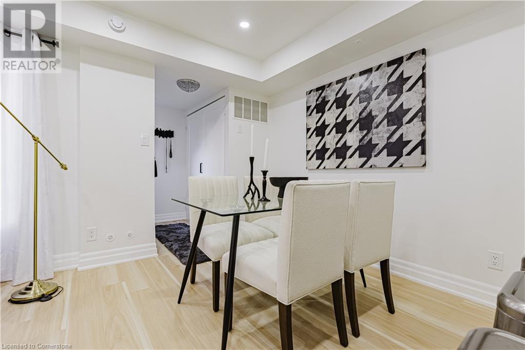 16 LAIDLAW Street Unit# 909