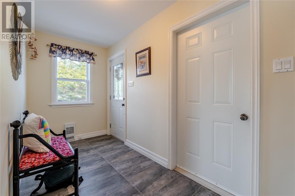5 Reids Pond Road