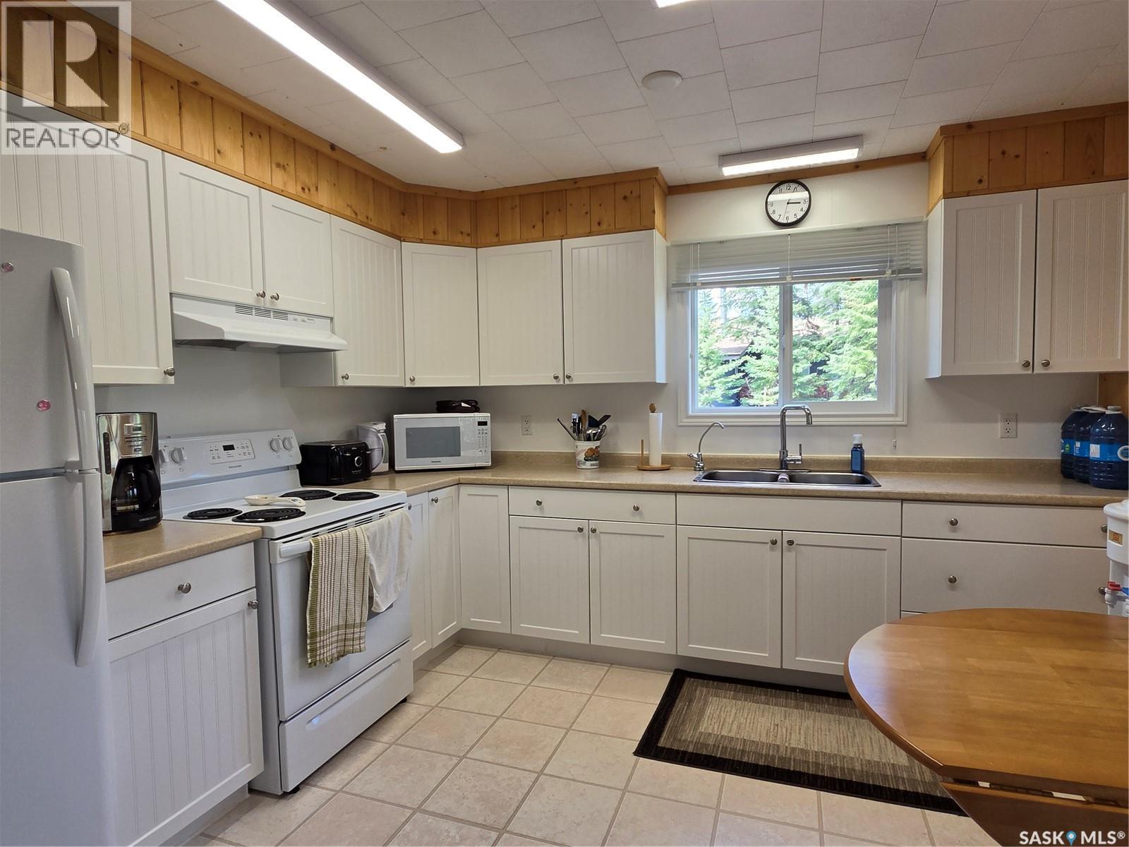 1 Beaver CRESCENT