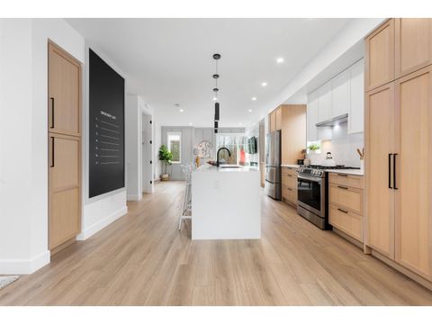 49 20763 76 AVENUE Langley BC V2Y3N8