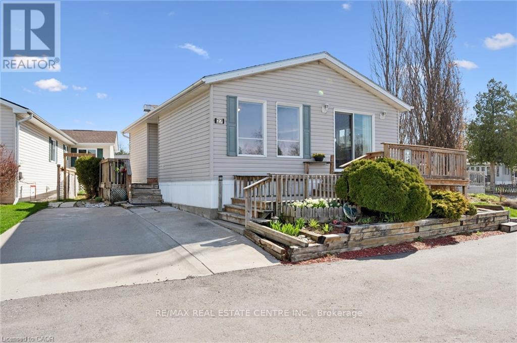 27 TRILLIUM BEACH DRIVE PVT DRIVE