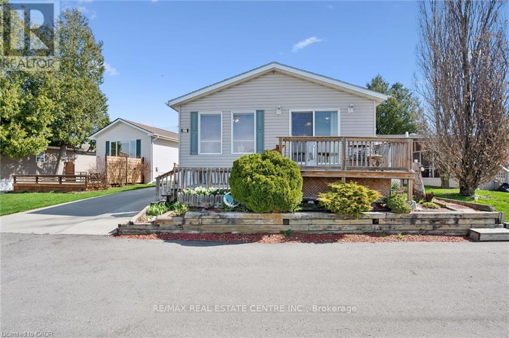 27 TRILLIUM BEACH DRIVE PVT DRIVE