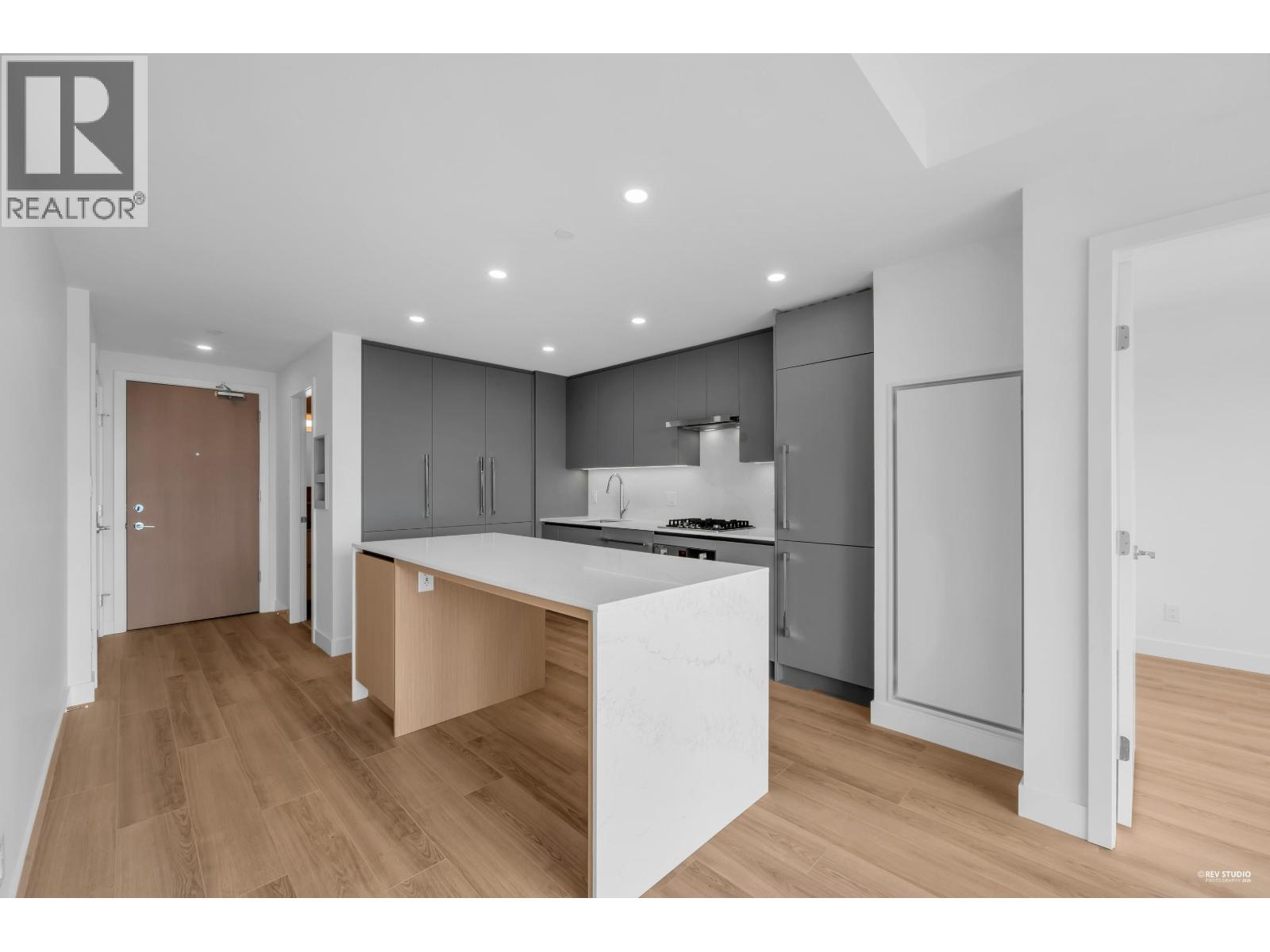 1306 5520 MCNAUGHTON ROAD