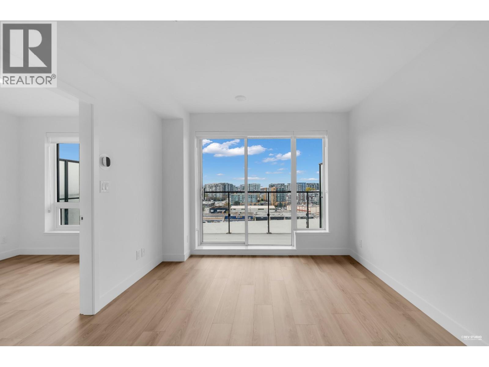 1306 5520 MCNAUGHTON ROAD