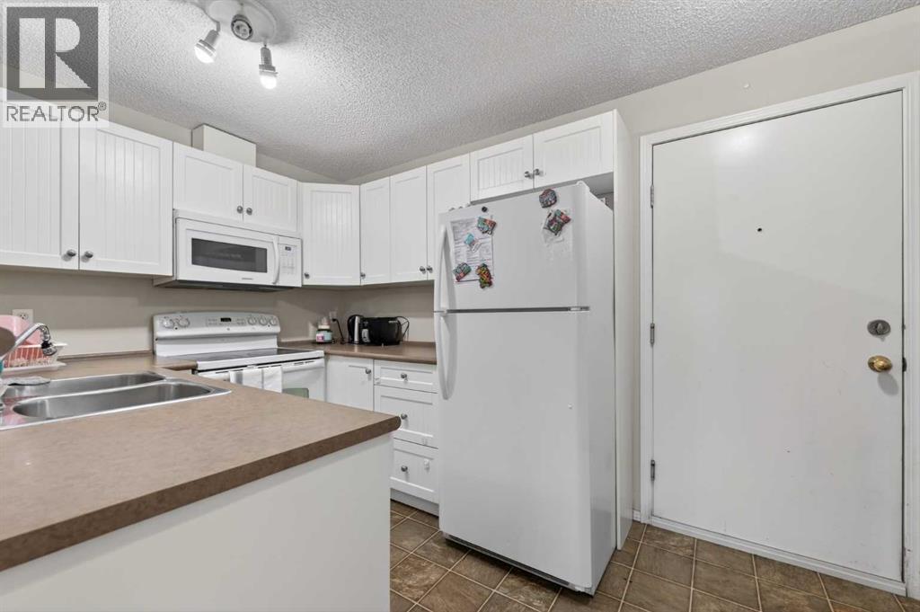 2329, 8 Bridlecrest Drive SW