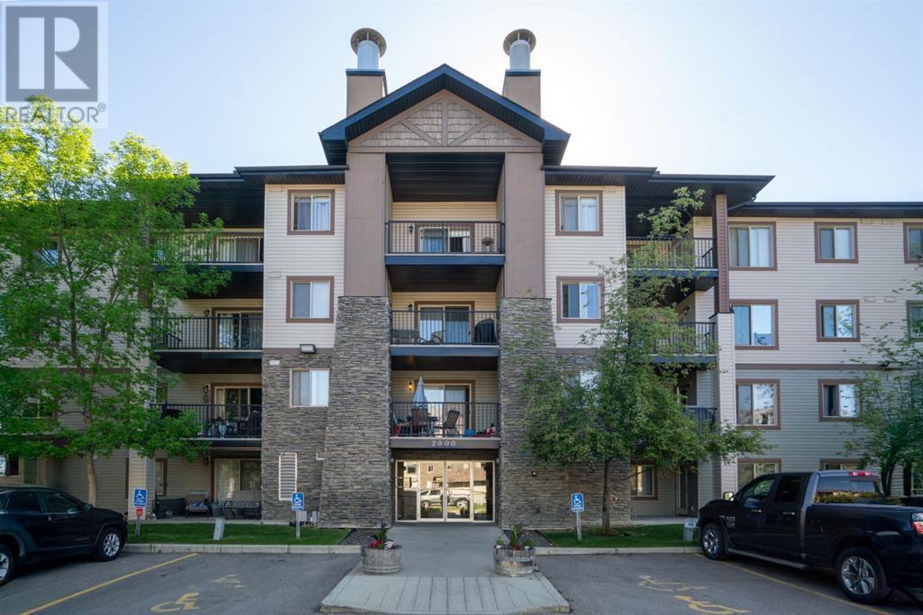 2204, 8 Bridlecrest Drive SW