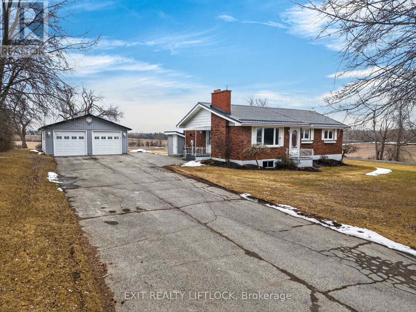2289 BASE LINE ROAD - Photo 2