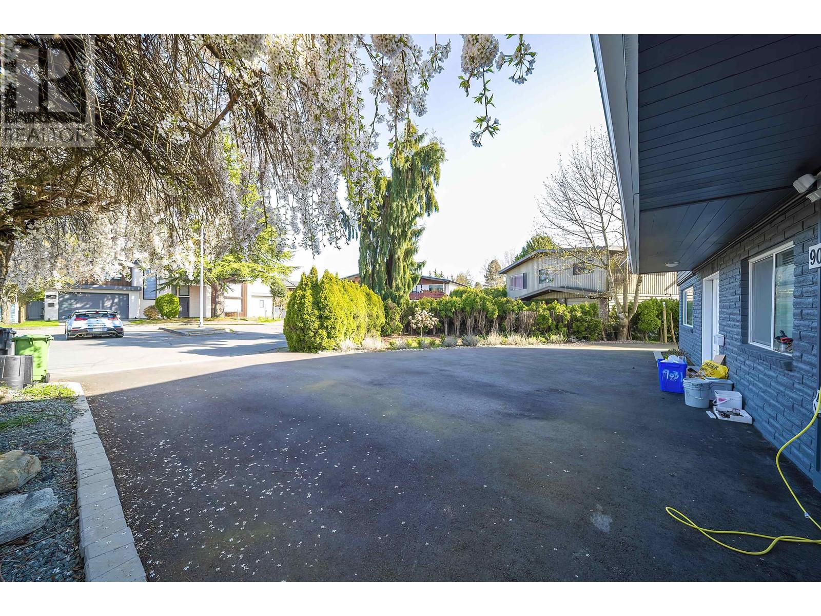 9031 GLENBROOK COURT