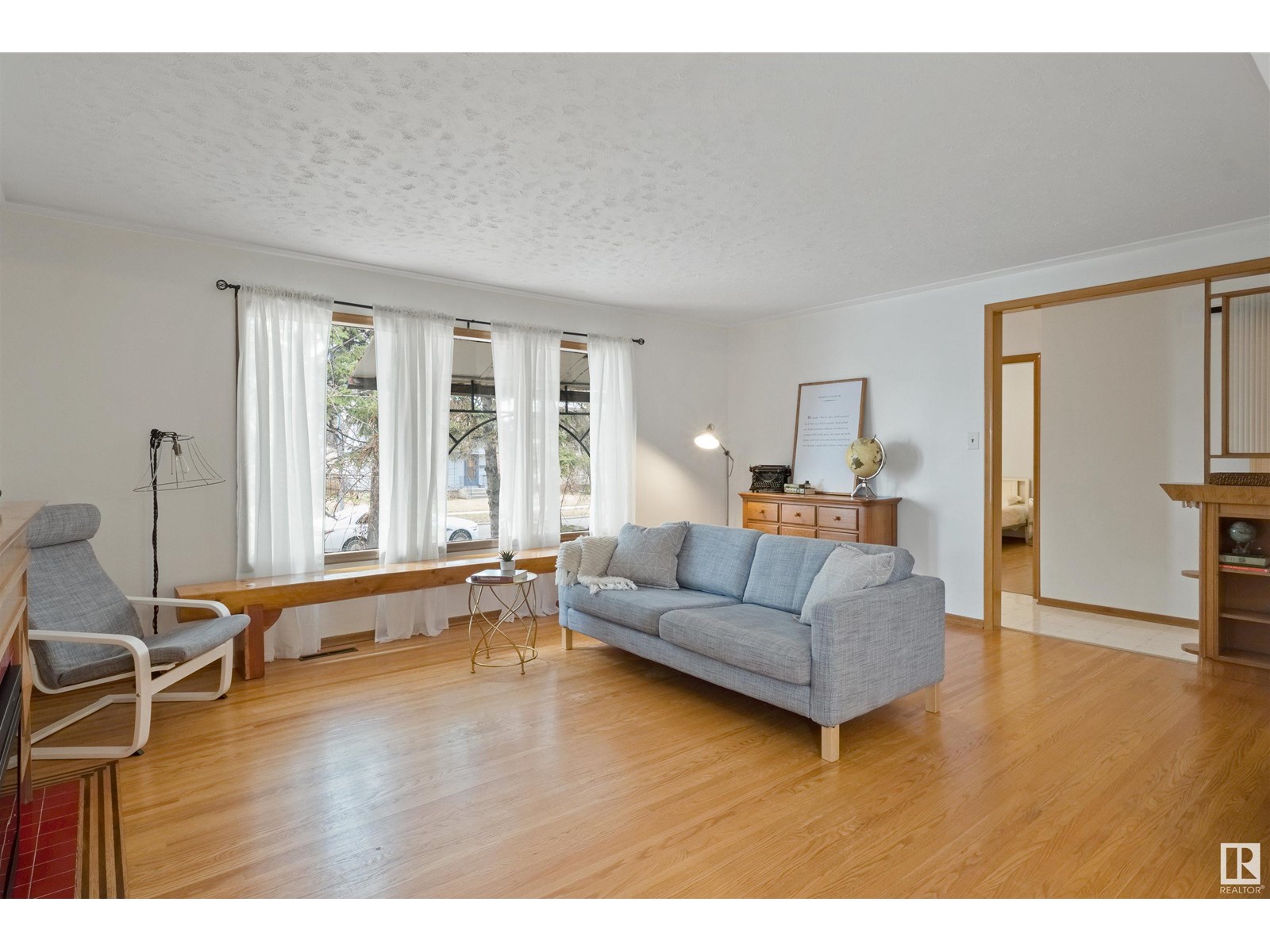 12207 58 ST NW