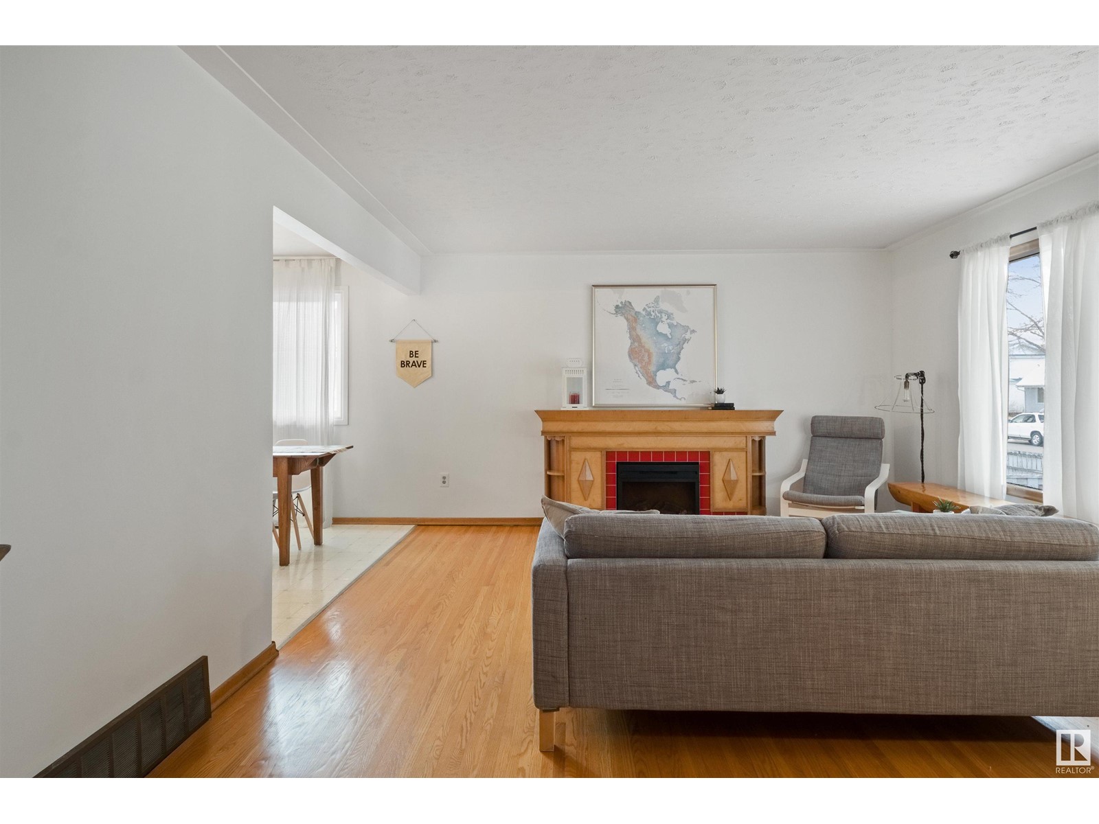 12207 58 ST NW