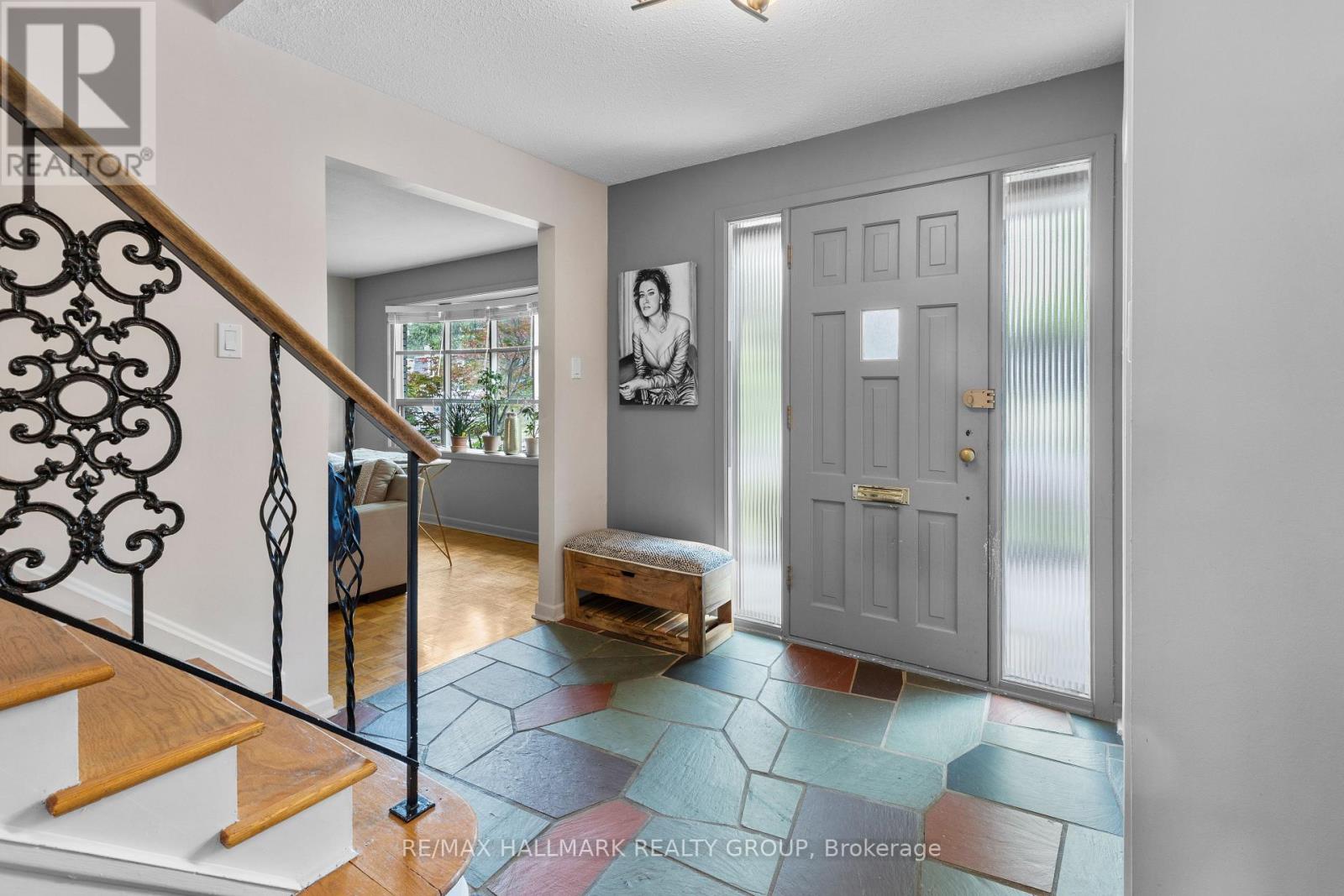932 DRESDEN CRESCENT