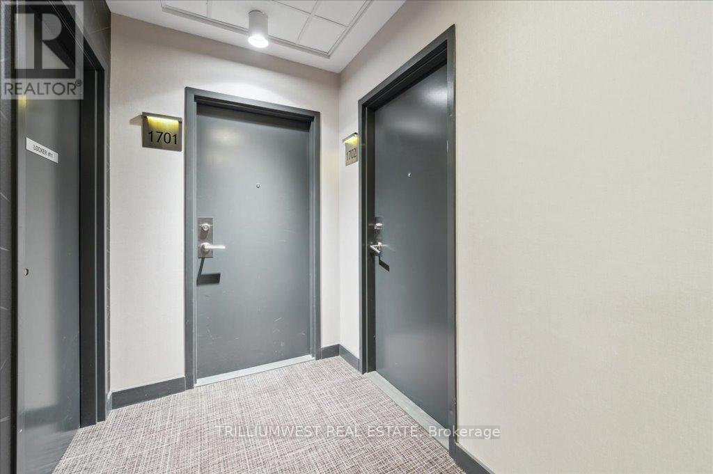 1702 - 85 DUKE STREET W
