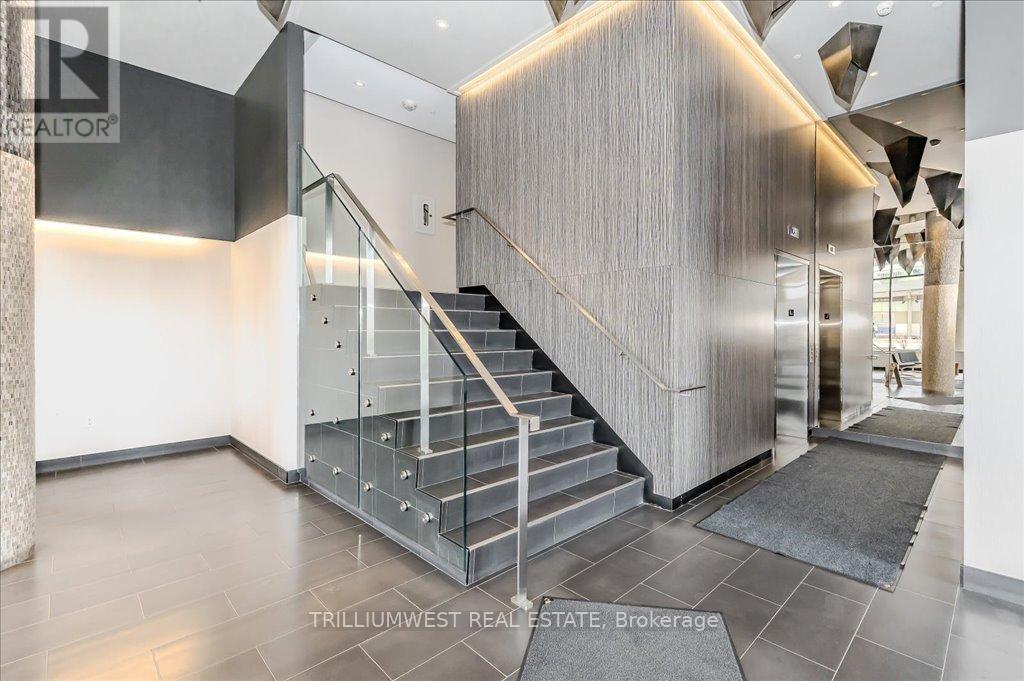 1702 - 85 DUKE STREET W