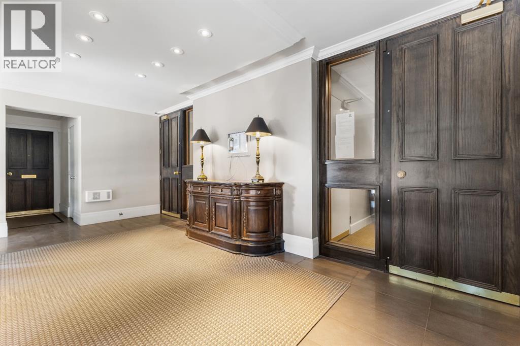 4N, 222 Eagle Ridge Drive SW