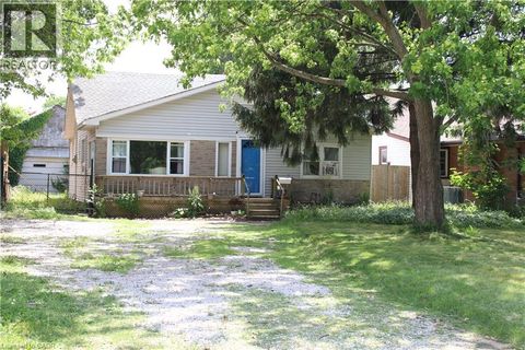 665 LAKESHORE Road Sarnia ON N7V2T1