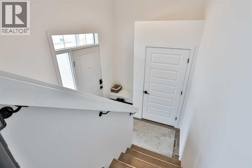 328 Aquitania Boulevard W