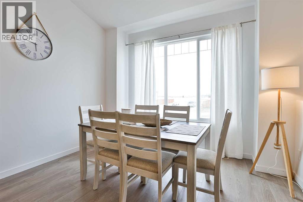 328 Aquitania Boulevard W