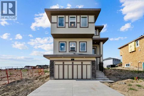 129 Heritage Boulevard Cochrane AB T4C3G8