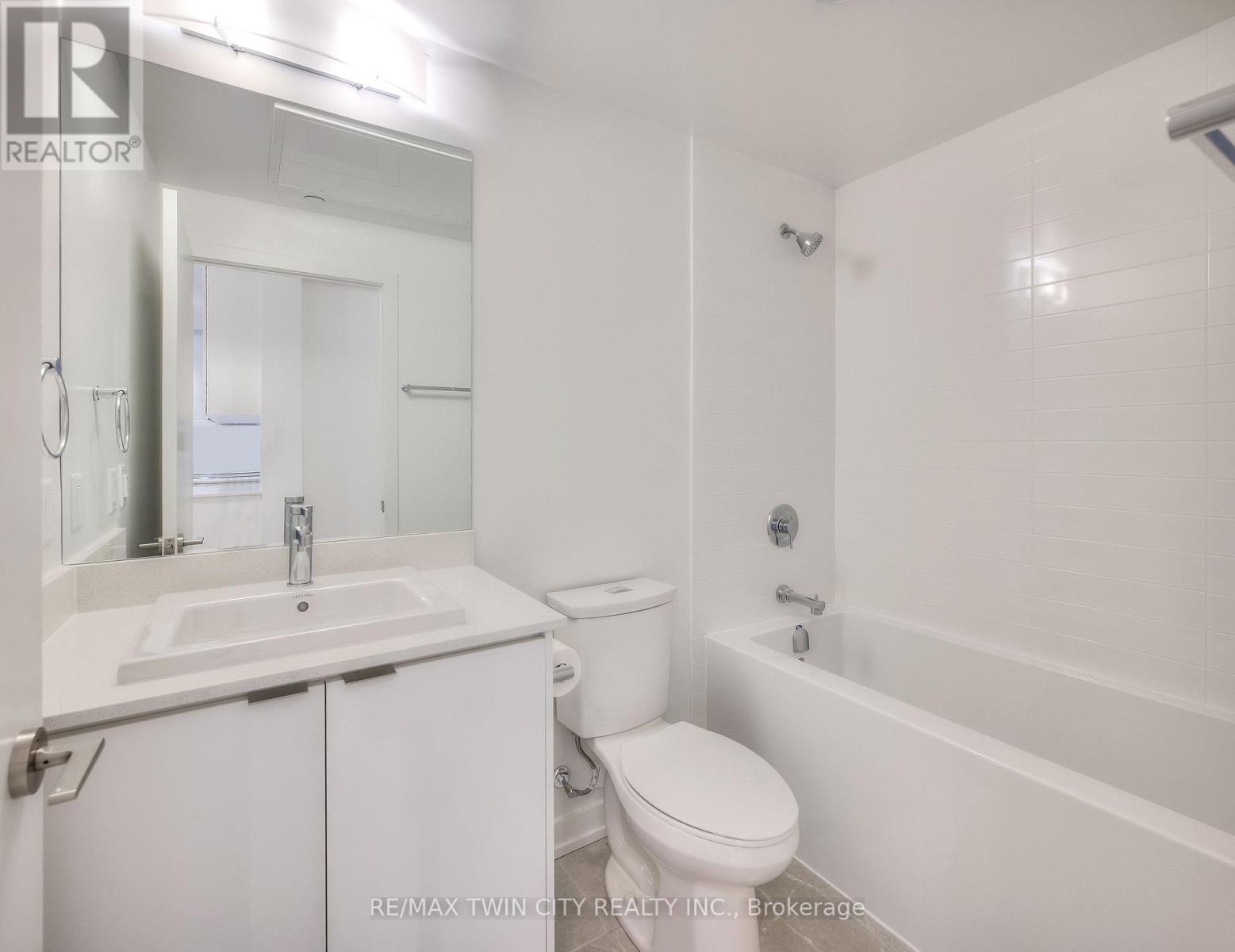 1201 - 55 DUKE STREET W