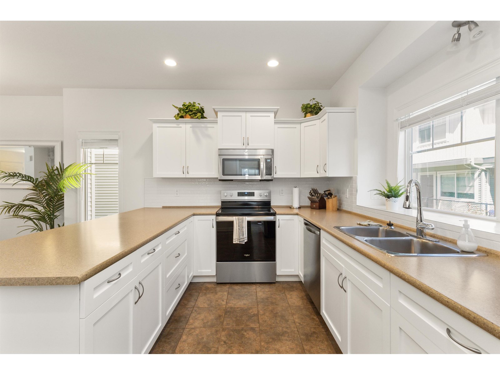 21 45450 SHAWNIGAN CRESCENT|Garrison Crossing