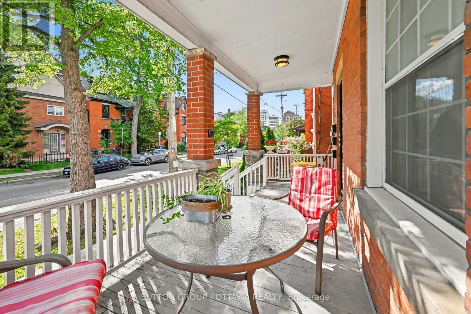3 - 121 CARTIER STREET