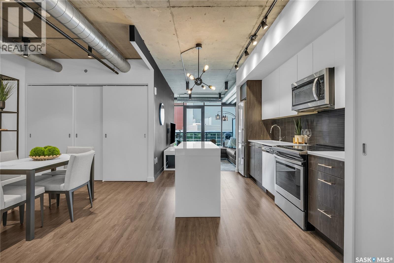 303 490 2nd AVENUE S