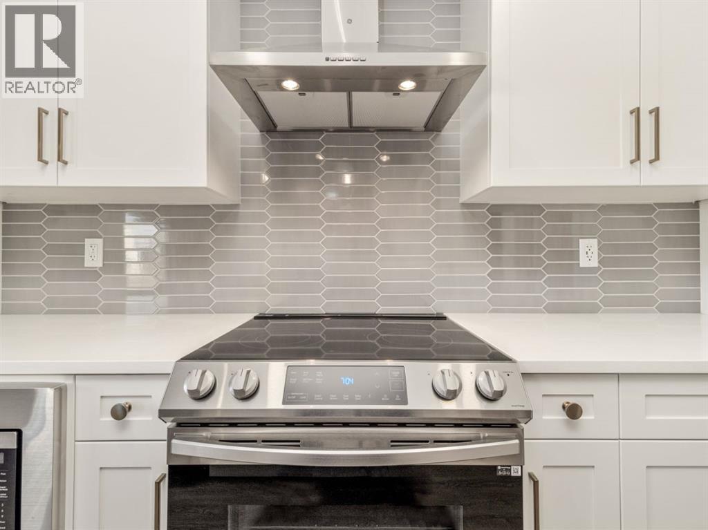 126 Miners Road W