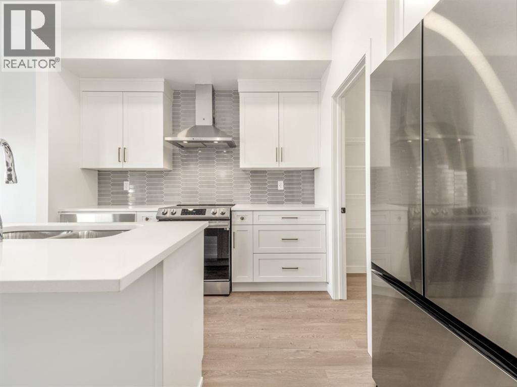 126 Miners Road W