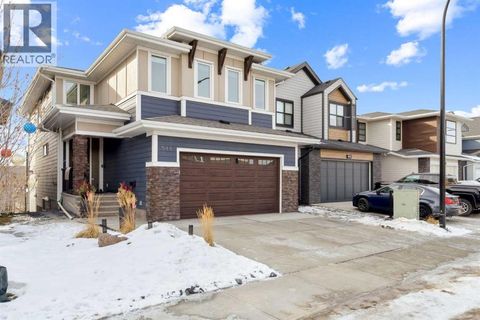 548 Cranbrook Gardens SE Calgary AB T3M3N5