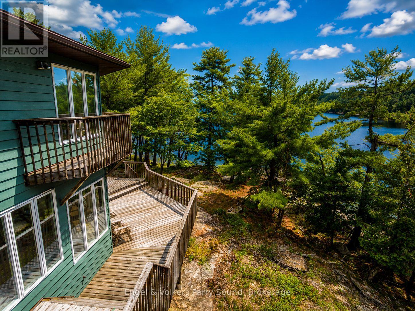 1 LOON BAY