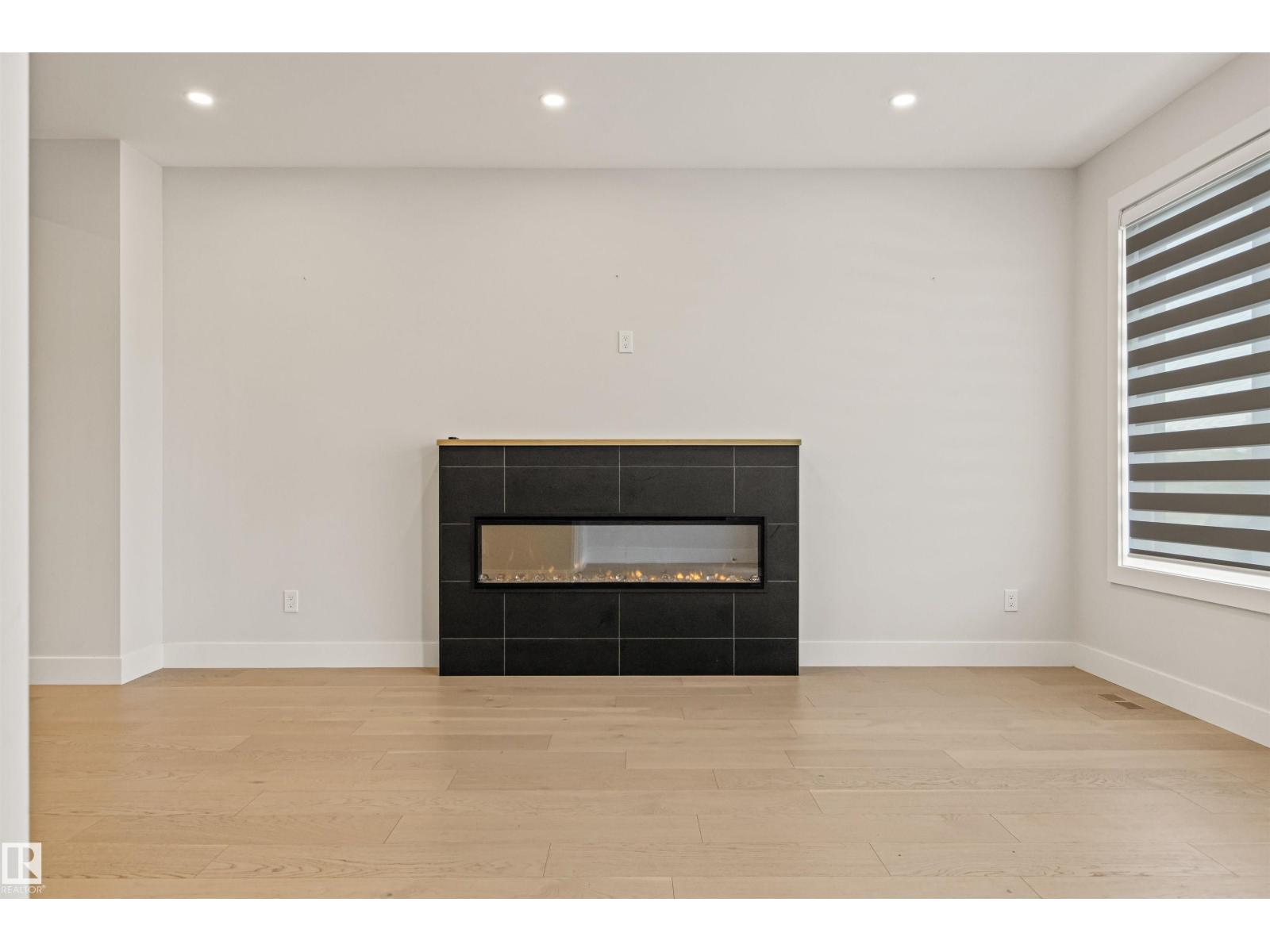 2 8343 SASKATCHEWAN DR NW