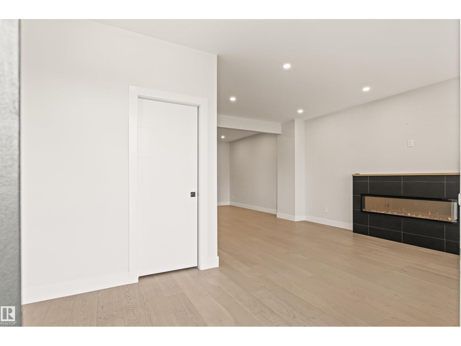 2 8343 SASKATCHEWAN DR NW