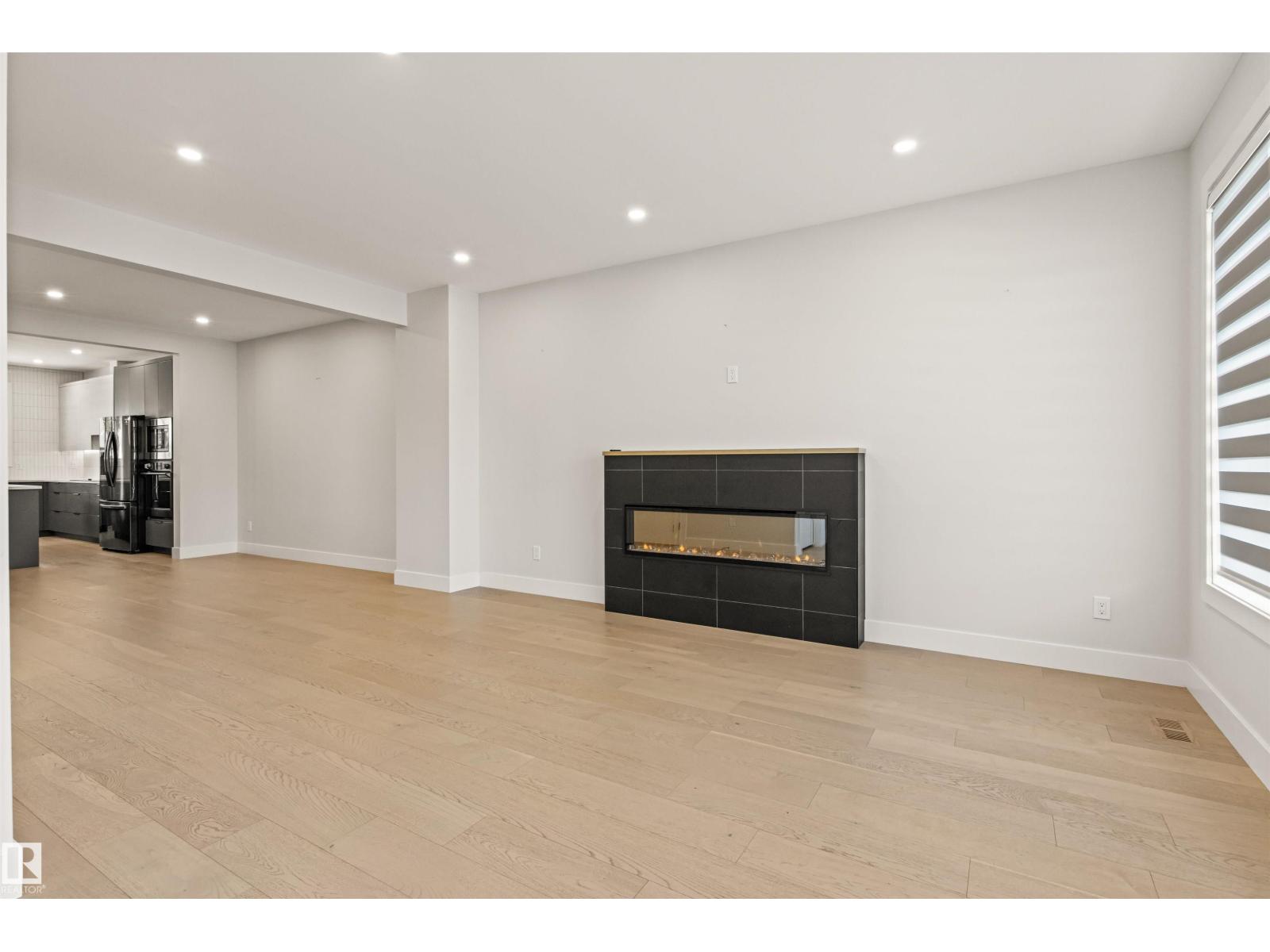 2 8343 SASKATCHEWAN DR NW