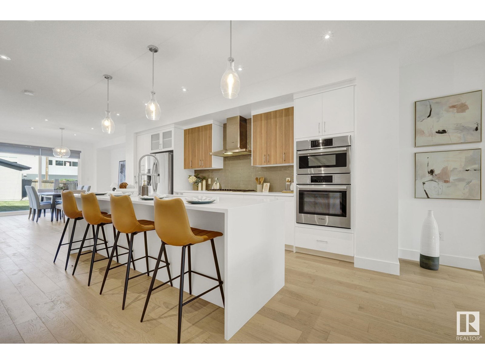 10966 123 ST NW